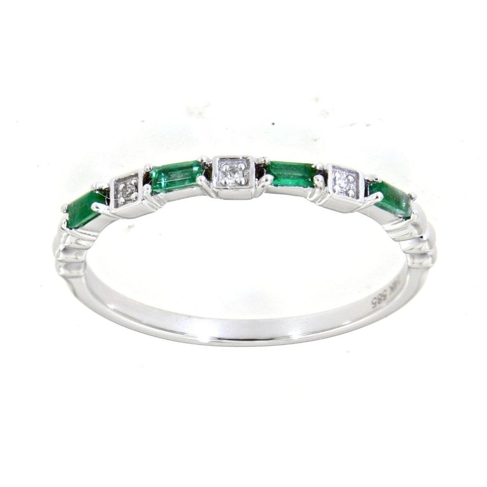 Real Diamond Daily Wear Emerald Gemstone Band